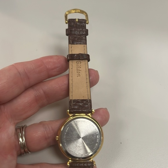 Bulova Gold tone with Brown Leather Strap Watch ladies in preowned condition - Picture 5 of 6